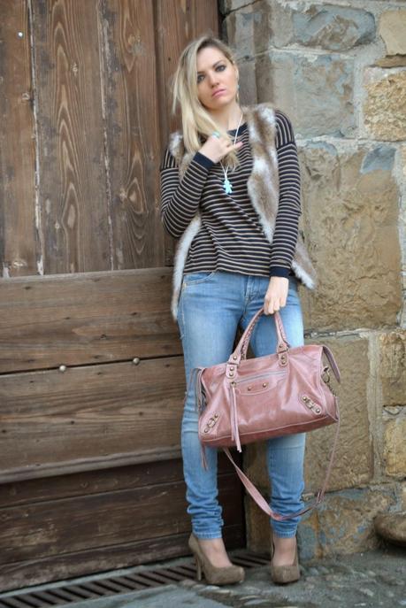 outfit jeans e tacchi, outfit gilet pelliccia, outfit maglia a righe, outfit tino generation, abbinamenti jeans e tacchi, abbinamenti maglia righe, abbinamenti gilet pelliccia, come abbinare il gilet di pelliccia, borsa rosa, come abbinare la borsa rosa, ciondolo tino,  orecchini majique, ragazze bionde, jeans fornarina, maglia mango, anello la murrina, fashion blogger italiane, mariafelicia magno fashion blogger, colorblock by felym, fashion blog italiani, outfit mariafelicia magno, italian girl, fashion bloggers italy, blonde girls, outfit gennaio 2015, outfit invernali, how to wear fur vest, jeans and heels, outfit jeans e tacchi, outfit gilet pelliccia, outfit maglia a righe, outfit tino generation, abbinamenti jeans e tacchi, abbinamenti maglia righe, abbinamenti gilet pelliccia, come abbinare il gilet di pelliccia, borsa rosa, come abbinare la borsa rosa, ciondolo tino,  orecchini majique, ragazze bionde jeans fornarina maglia mango anello la murrina fashion blogger italiane mariafelicia magno fashion blogger colorblock by felym fashion blog italiani outfit, mariafelicia magno, italian girl, fashion bloggers italy, blonde girls, outfit gennaio 2015, outfit invernali, how to wear fur vest, jeans and heels 