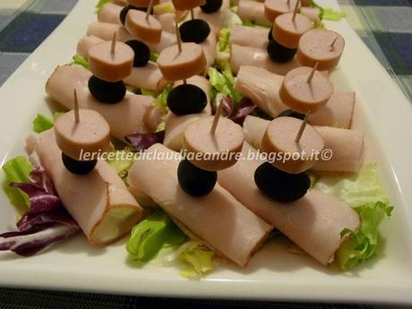 Rotolini veloci con prosciutto, philadelphia, wurstel e olive