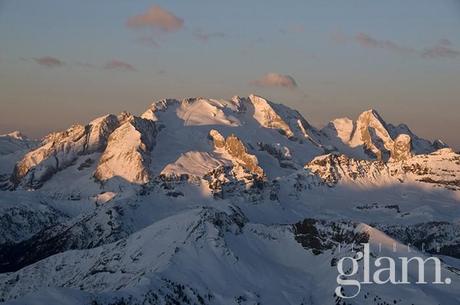 Italien Suedtirol Dolomiten Lagazuoi Winter Blick auf die Marmolada