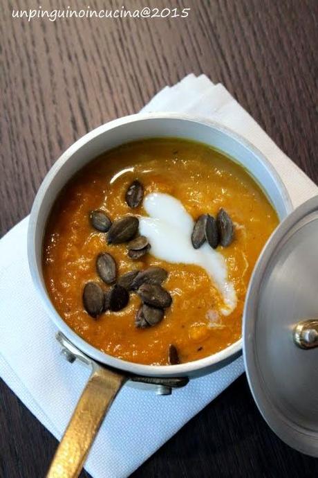 Crema di carote e mele al curry 