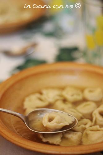 Tortellini in brodo