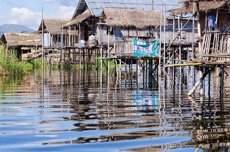 In barca sul lago Inle