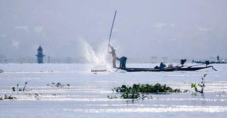 In barca sul lago Inle