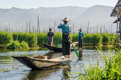 In barca sul lago Inle