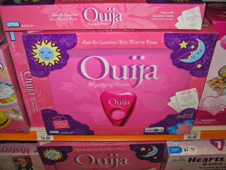 Da tavoletta degli spiriti a gioco della Hasbro: Ouija (di Stiles White, 2014)