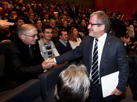 Convegno sulla tutela della famiglia, presente parroco pedofilo