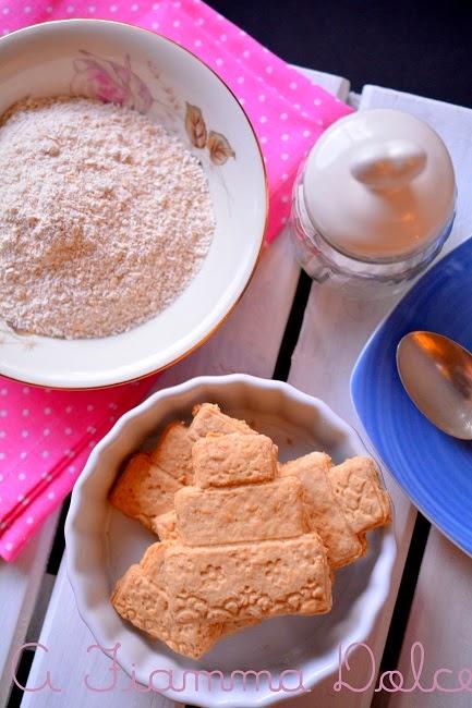 Biscotti vegan alla crusca d'avena e sciroppo d'acero