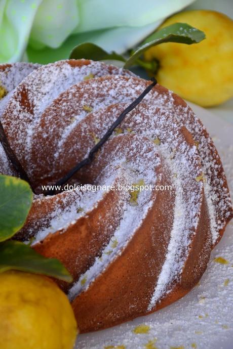 Sour cream lemon pound cake...ovvero ciambella alla panna acida e limone