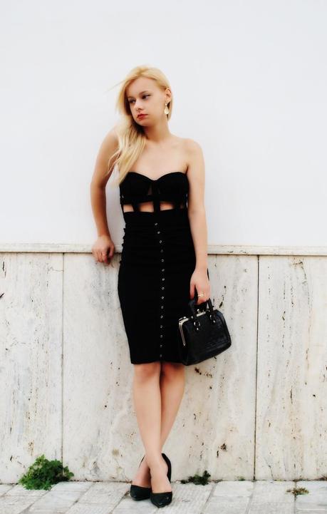Bustier crop top, gonna al ginocchio, outfit sexy, theFashiondiet, Teresa Morone, petite fashion bloggers, fianchi,