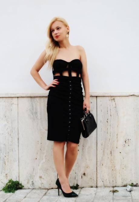 Bustier crop top, gonna al ginocchio, outfit sexy, theFashiondiet, Teresa Morone, petite fashion bloggers, fianchi,