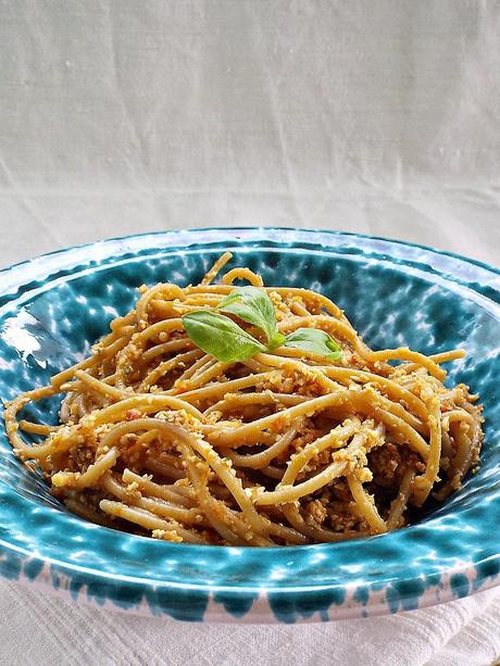 Spaghetti al pesto di castagne e pomodori secchi