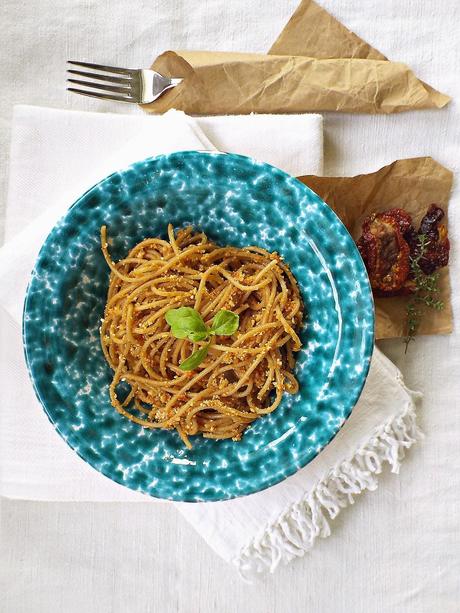 Spaghetti al pesto di castagne e pomodori secchi