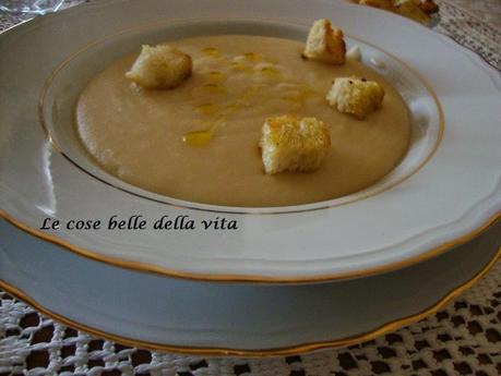 Vellutata di cannellini con pane al peperoncino