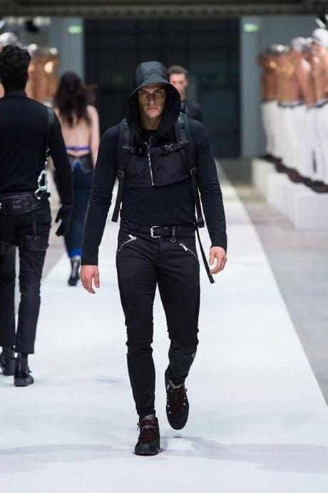 DIRK BIKKEMBERGS AW15 MILAN FASHION WEEK 2015 UMAN BODIES