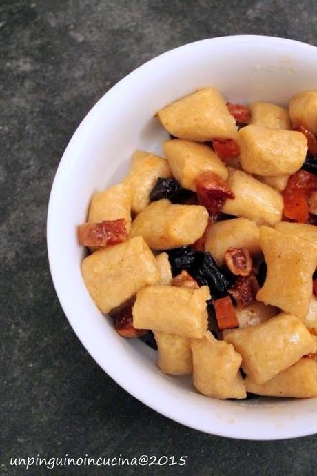 Gnocchi di ceci con frutta secca