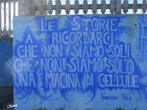 La poesia la scrivo anche sui muri