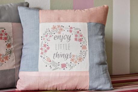 enjoy little thing cushion