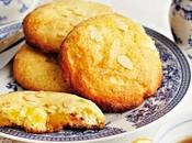 Biscotti ripieni all'arancia mandorle.