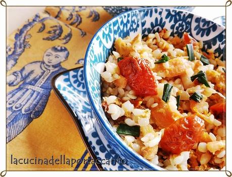 Riso di shirataki al salmone marinato con uova speziate / Rice shirataki salmon marinated with spicy eggs