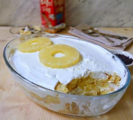 tiramisù leggero con yogurt e ananas