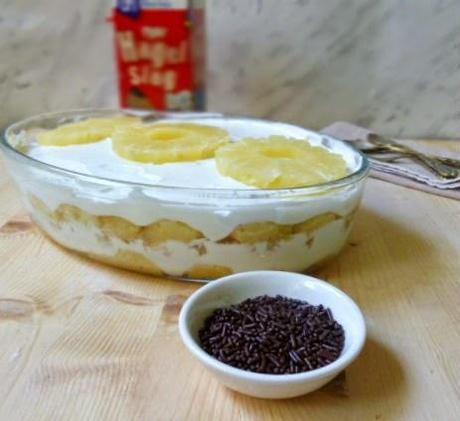 tiramisù leggero e veloce con yogurt e ananas