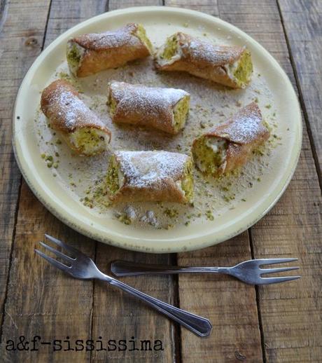 cannoli al limone e pistacchio