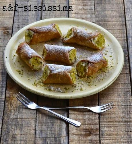 cannoli al limone e pistacchio