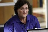 “Glee Marie Jones sulla storyline transgender Coach Beiste