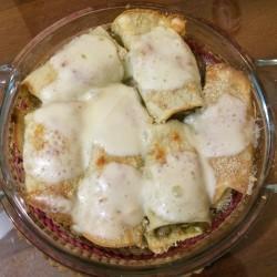 Involtini di crepes ai carciofi, Pennete in salsa dorata, Roastbeef in salsa dorata e Palline al cocco crepes_carfioci