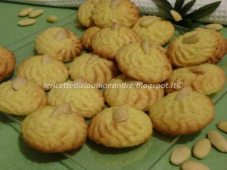 Biscotti alle mandorle e fruttosio