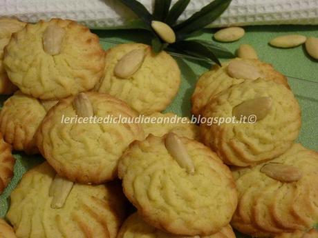 Biscotti alle mandorle e fruttosio