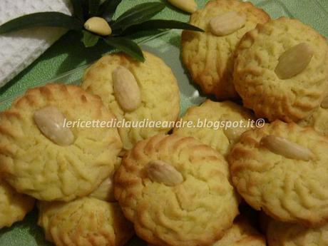 Biscotti alle mandorle e fruttosio