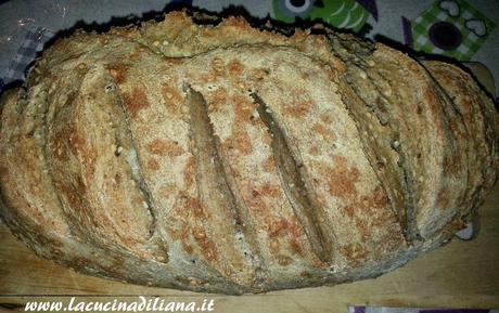 Pane semiintegrale con semi di canapa