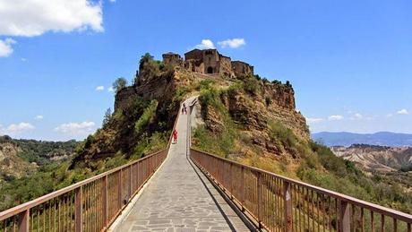 Civita di Bagnoregio, storia e leggende della città che muore