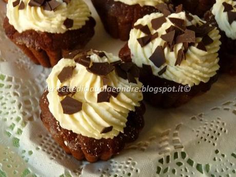 Muffin alle mele con cacao e profumo di cannella