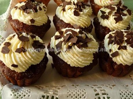 Muffin alle mele con cacao e profumo di cannella