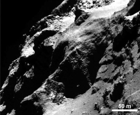 Cometa 67P: un viaggio tra le immagini di OSIRIS