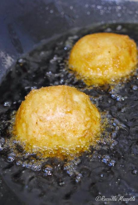 Sicilian Street Food: gli arancini. La ricetta per realizzarli in casa