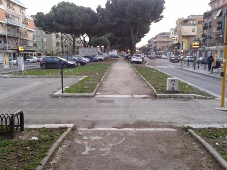 Palmiro Togliatti. Potrebbe essere un polmone verde e un percorso di qualità. E' una favela da non credere. 10 foto per ragionarci su