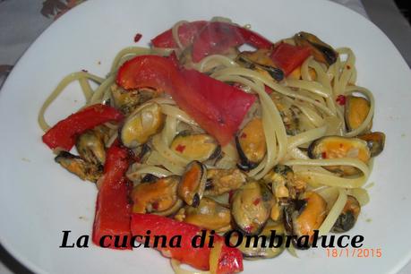 Linguine con cozze e peperoni