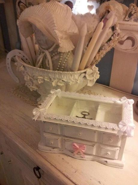 Shabby chic , la scatola di legno,elegante