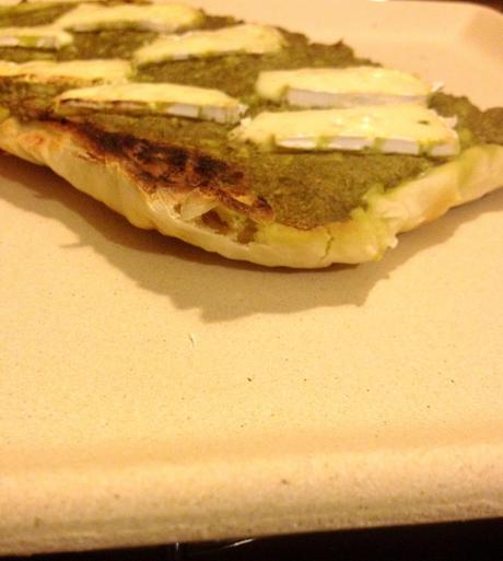 Pizza pesto e brie