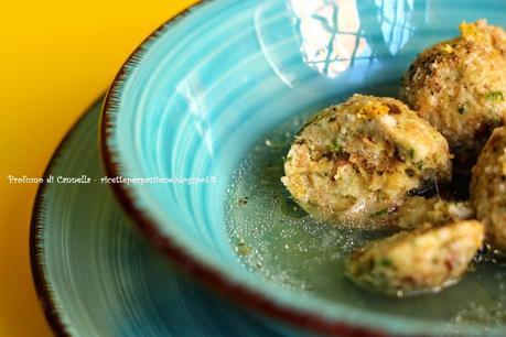 Canederli profumati in brodo di pollo - spezie e limone per l'MTC di gennaio