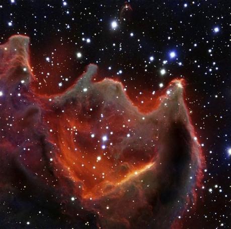 Il globulo cometario CG4 risplende minaccioso in questa nuova immagine presa dal Very Large Telescope dell'ESO. Crediti: ESO