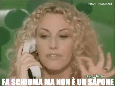 Antonella Clerici fa schiuma ma non è sapone gif