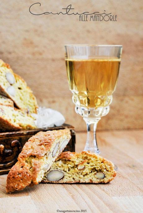 Cantucci alle mandorle | Almond biscotti