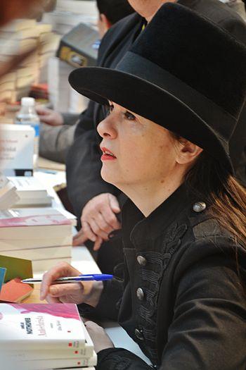 Français : Amélie Nothomb à la 30e Foire du li...