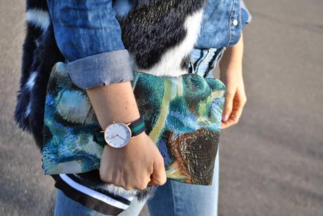 outfit in denim camicia in denim outfit camicia jeans gilet ecopelliccia outfit gilet ecopelliccia outfit cappello fedora abbinamenti cappello fedora abbinamenti cappello nero come abbinare il gilet di pelliccia come abbinare la camicia di jeans collana majique orologio daniel wellington  stivali buffalo jeans e tacchi outfit invernali outfit gennaio 2015 outfit casual invernali fashion blogger italiane fashion blog italiani mariafelicia magno fashion blogger colorblock by felym fashion bloggers italy blonde girl occhiali excape 