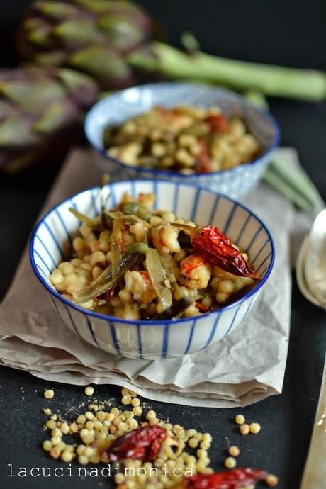 fregola con carciofi e gamberi