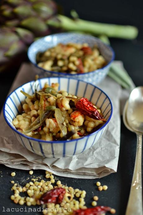 fregola con carciofi e gamberi